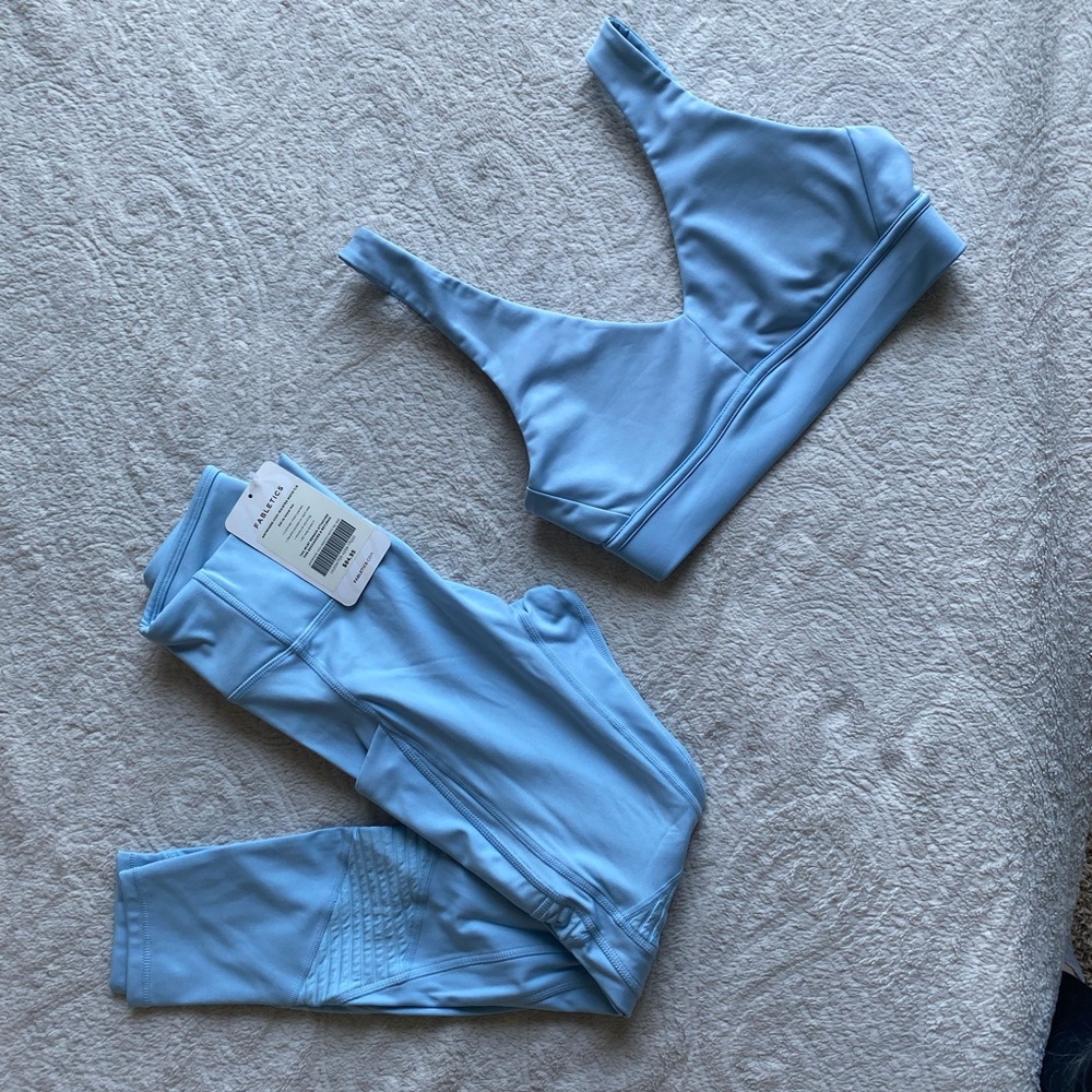 Fabletics Vintage Blue Monochrome Outfit Set of Sports Bra and Moto Leggings XS
